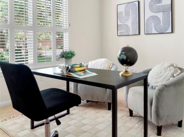 Staged home interior by Viva Home Staging
